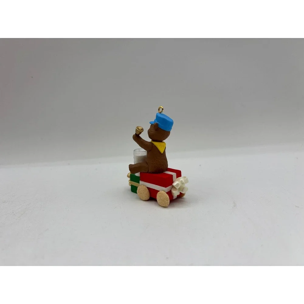 Hallmark Keepsake Ornament 1999 Vintage Milk 'n' Cookies Express Handcrafted